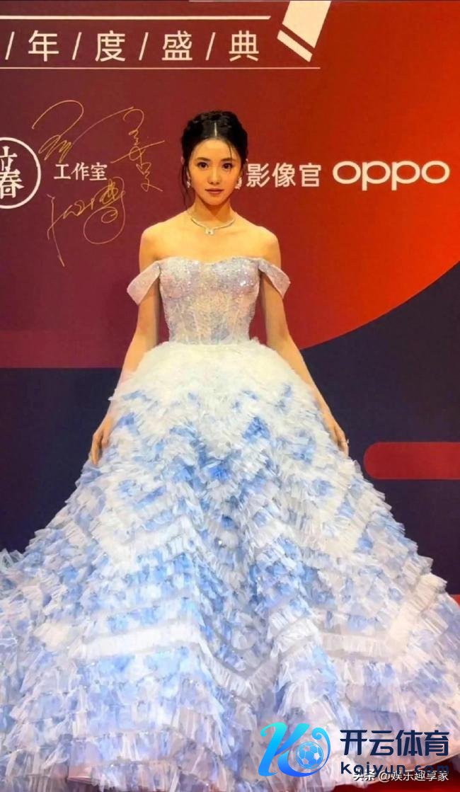 刘浩存超好意思战胜亮相红毯，裸露新剧上演“拽姐”